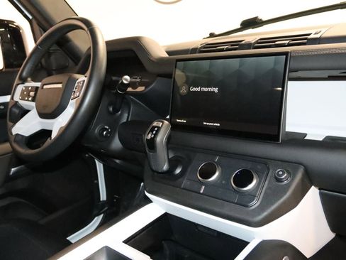 Used 2025 Land Rover Defender 110 S image 64