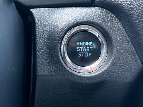 Certified 2019 Toyota RAV4 XLE w/ Convenience Package FWD image 24