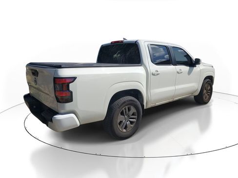 Certified 2025 Nissan Frontier SV RWD image 3
