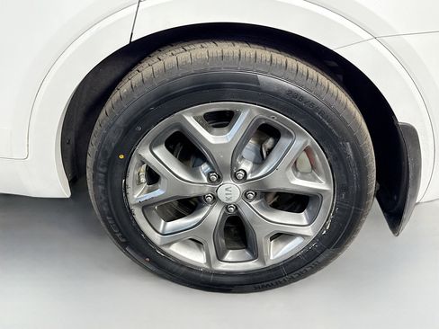 Used 2016 Kia Sorento SX image 37