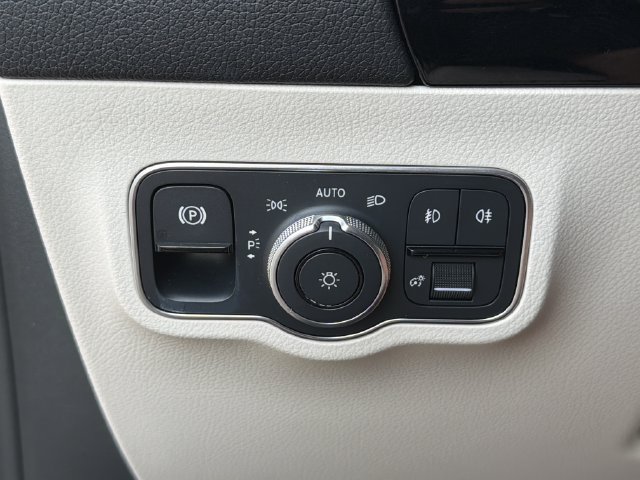 Used 2023 Mercedes-Benz GLA 250 image 35
