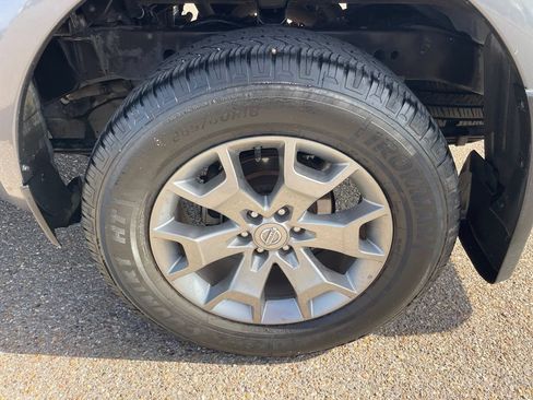 Used 2021 Nissan Frontier SV RWD image 17