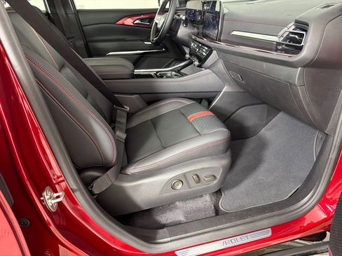 Used 2024 Chevrolet Traverse RS AWD/4WD image 15