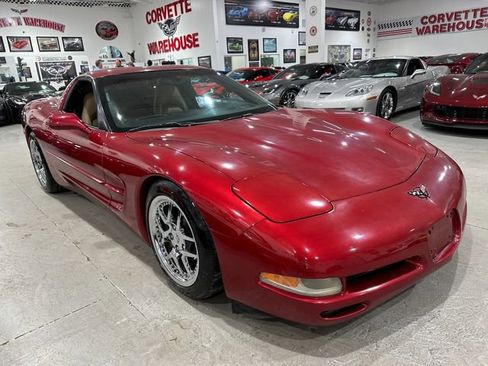 Used 2004 Chevrolet Corvette Coupe w/ Roof Package image 4