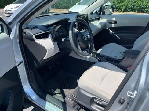 Used 2025 Toyota Corolla Cross L FWD image 14