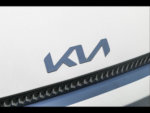 Used 2024 Kia EV6 Light RWD image 7