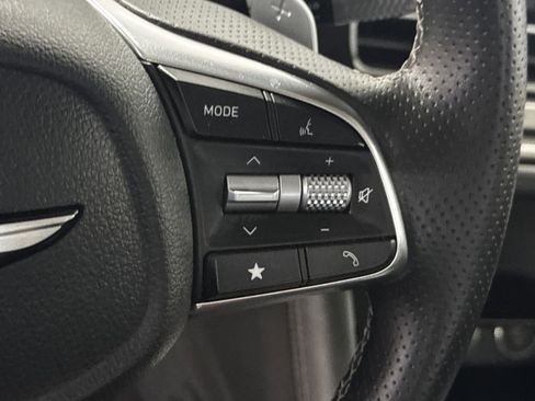 Used 2025 Genesis G70 2.5T RWD image 5