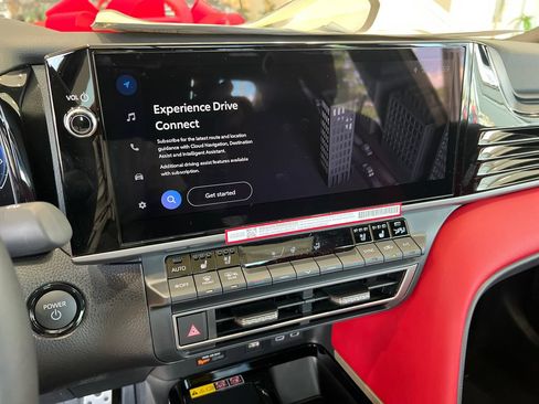 New 2026 Toyota Camry Hybrid FWD image 25