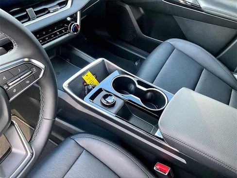 Certified 2026 Chevrolet Equinox LT w/ Convenience Package II image 19