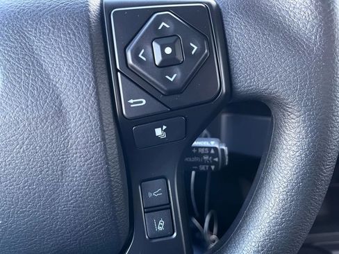 Used 2022 Toyota Tacoma SR image 15