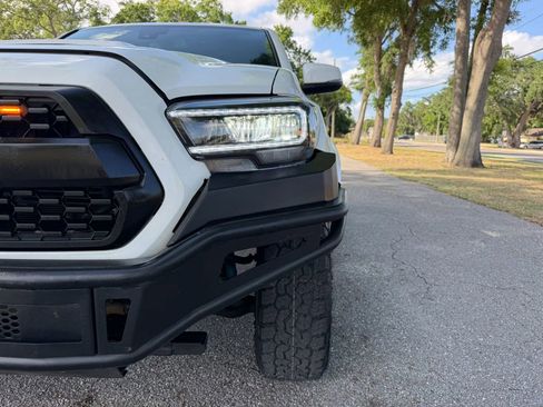 Used 2019 Toyota Tacoma TRD Sport w/ Technology Package AWD/4WD image 25