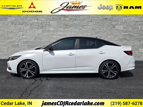 Used 2023 Nissan Sentra SR w/ SR Premium Package FWD image 2