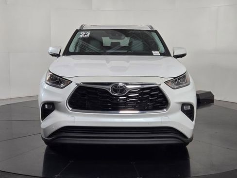 Used 2023 Toyota Highlander Limited AWD/4WD image 8