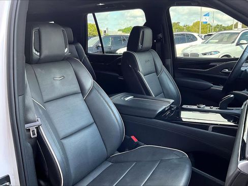 Used 2024 Cadillac Escalade Sport w/ LPO, ONYX Package AWD/4WD image 8