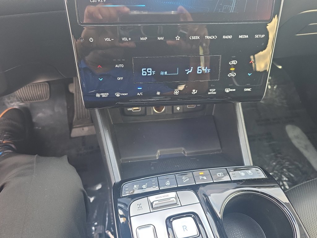 Used 2024 Hyundai Tucson Limited AWD/4WD image 17