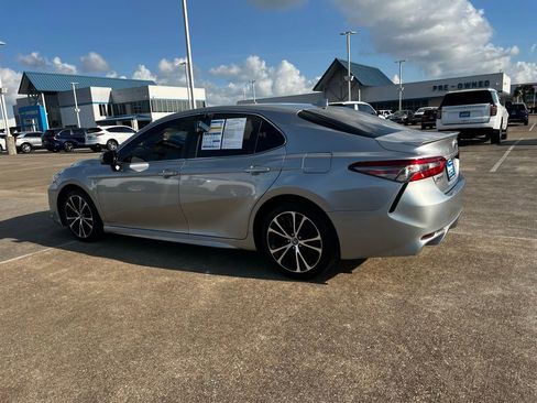 Used 2019 Toyota Camry SE image 17