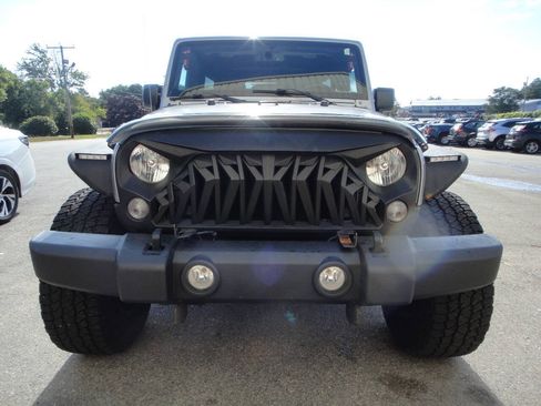 Used 2015 Jeep Wrangler Unlimited Sport w/ Quick Order Package 24S AWD/4WD image 2