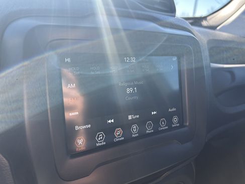 Used 2018 Jeep Renegade Altitude image 13