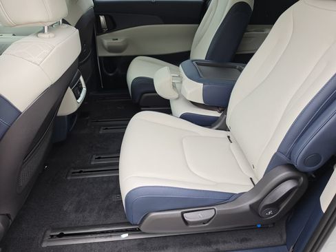 New 2026 Kia Carnival SX FWD image 17