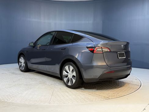 Used 2023 Tesla Model Y Long Range image 3