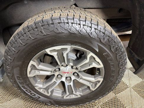 Used 2019 GMC Sierra 1500 SLE w/ SLE Value Package image 19