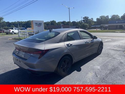 Used 2023 Hyundai Elantra SEL FWD image 6