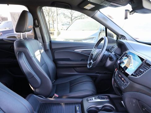 Certified 2022 Honda Passport TrailSport image 8