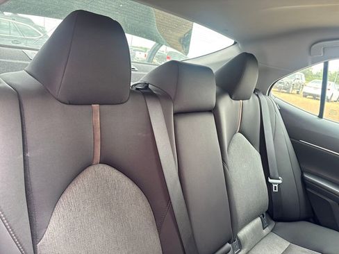 Used 2019 Toyota Camry LE image 25