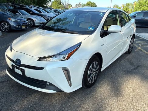 Used 2020 Toyota Prius XLE AWD/4WD image 1
