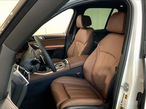 New 2026 BMW X5 xDrive50e w/ M Sport Package image 9