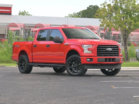 Used 2017 Ford F150 XL w/ Equipment Group 101A Mid AWD/4WD image 2
