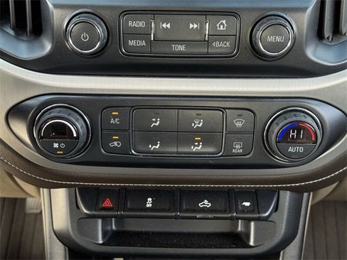 Used 2018 GMC Canyon SLE w/ SLE Convenience Package image 18