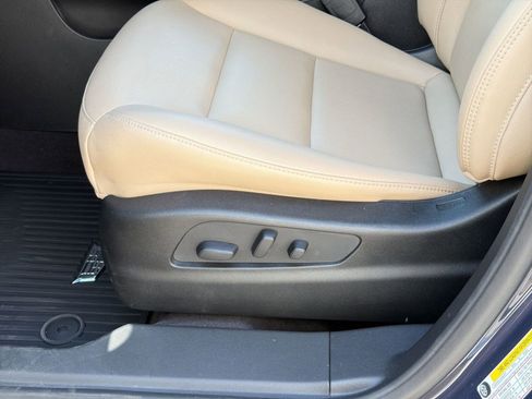Certified 2024 Cadillac XT4 Luxury FWD image 13