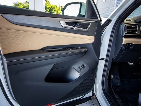 New 2026 Volkswagen Atlas Cross Sport SE image 24