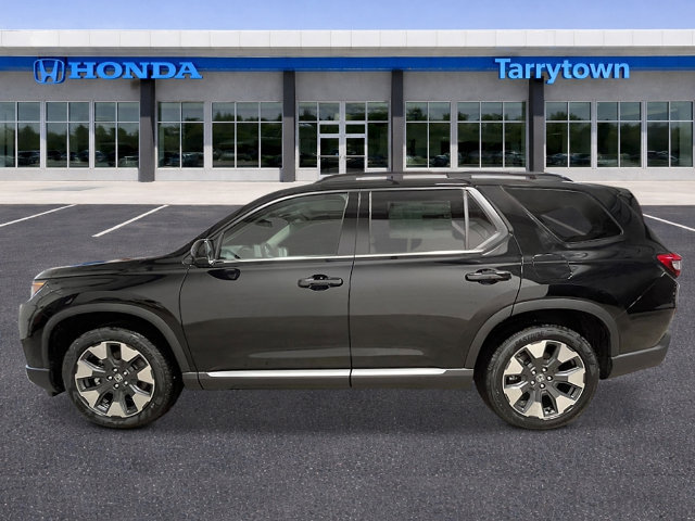 New 2026 Honda Pilot Touring image 2