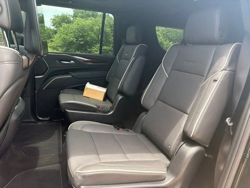 Certified 2024 Cadillac Escalade ESV Premium Luxury w/ Performance Package AWD/4WD image 22