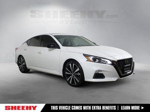 Certified 2022 Nissan Altima 2.0 SR FWD image 1