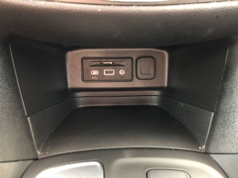 Used 2024 Chevrolet Equinox LT FWD image 25