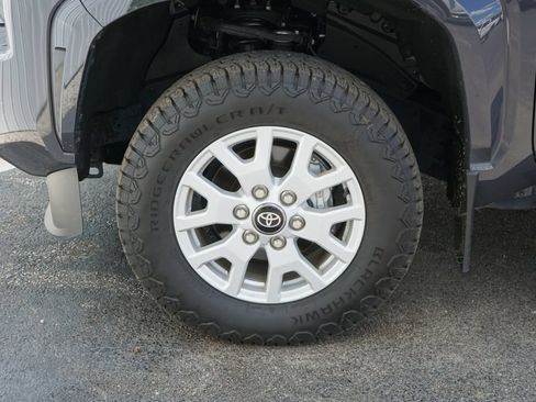Used 2024 Toyota Tacoma SR5 AWD/4WD image 6