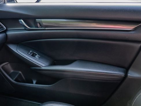 Used 2018 Honda Accord Sport image 22