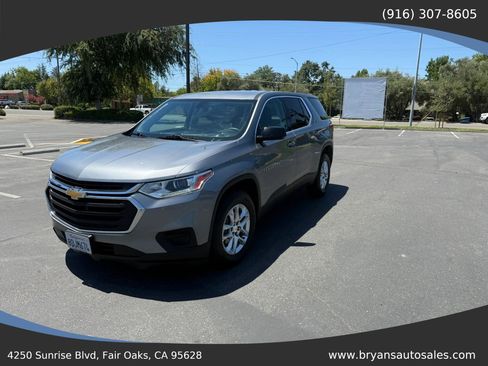 Used 2018 Chevrolet Traverse LS FWD image 1