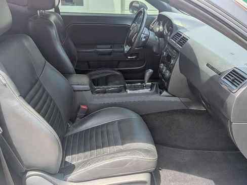Used 2014 Dodge Challenger SXT RWD image 14