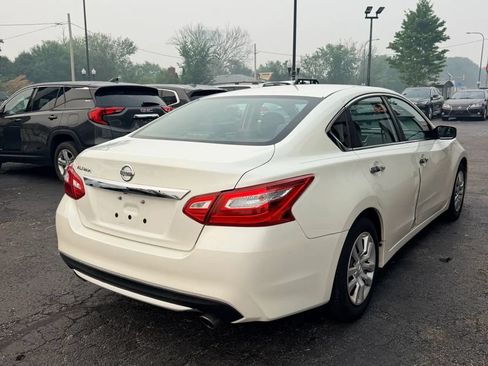 Used 2017 Nissan Altima 2.5 S w/ Power Driver Seat Package FWD image 4