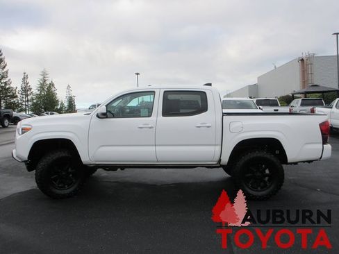 Used 2022 Toyota Tacoma SR image 8