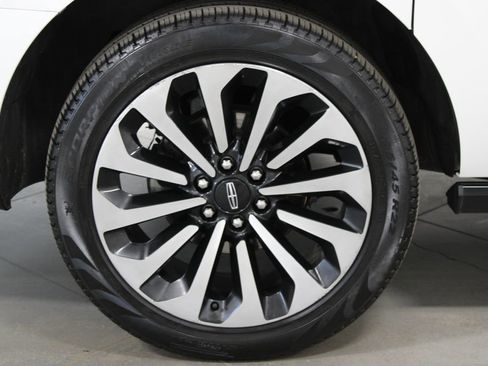 Used 2024 Lincoln Navigator L Reserve AWD/4WD image 18