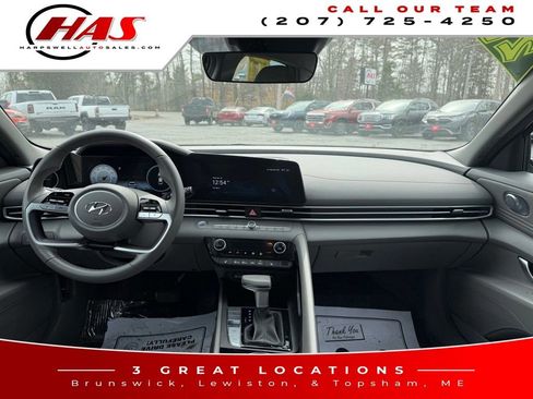 Used 2023 Hyundai Elantra SEL w/ Convenience Package image 14