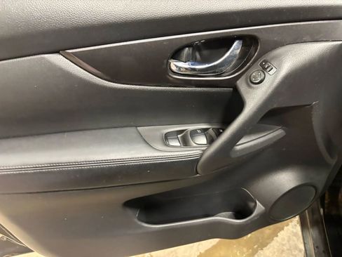 Used 2020 Nissan Rogue S w/ Special Edition Package image 38