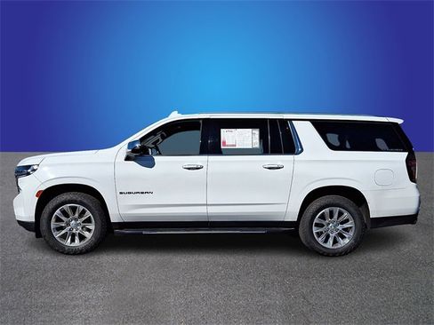 Used 2024 Chevrolet Suburban Premier image 7