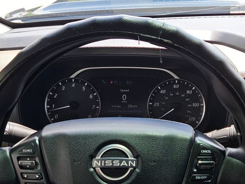 Used 2022 Nissan Frontier SV w/ Graphics Package AWD/4WD image 17