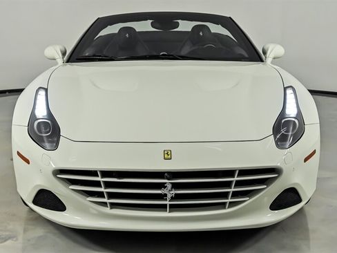 Used 2016 Ferrari California T RWD image 5